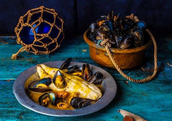 Fillet of bass with mussels in a saffron sauce
