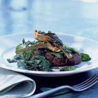 Fillet of beef with salsa verde, deep-fried artichokes and rocket 