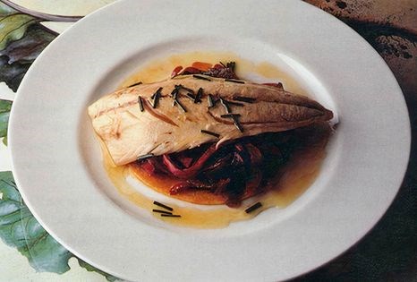 Fillet of mackerel with caramelized onions and sweet peppers