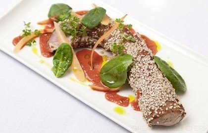 Fillet of pork with honey and sesame seeds, carrot and ginger sauce