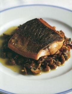 Fillet of sea trout with mousserons