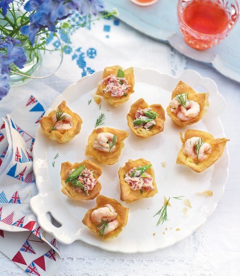 Filo bites with ham and asparagus filling