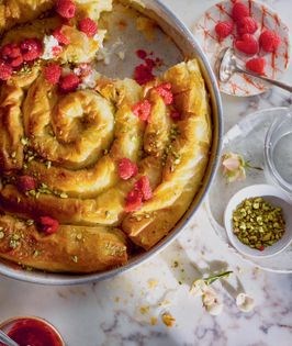 Filo spiral with ashta and raspberry filling (Spiral shabiyat)