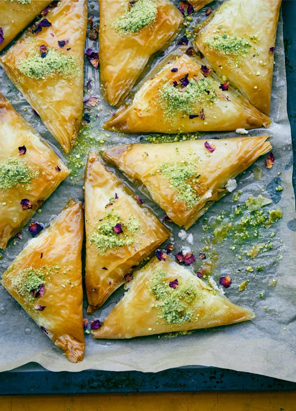 Filo triangles with cream cheese, pistachio & rose (Warbat)
