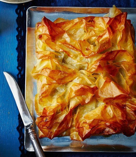 Filo-wrapped spiced sausage roll pie