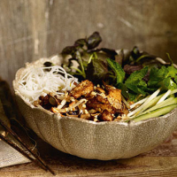 Fine rice noodles with tofu and mushrooms (Bun chay)