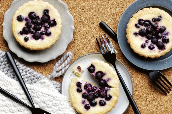 Finnish blueberry pies (Mustikkapiirakka)