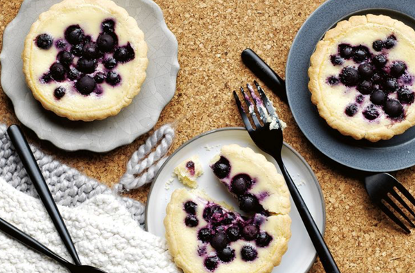 Finnish blueberry pies (Mustikkapiirakka)