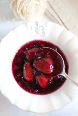 Finnish sweet berry soup