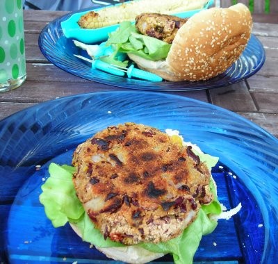 Fire roasted kidney bean burgers
