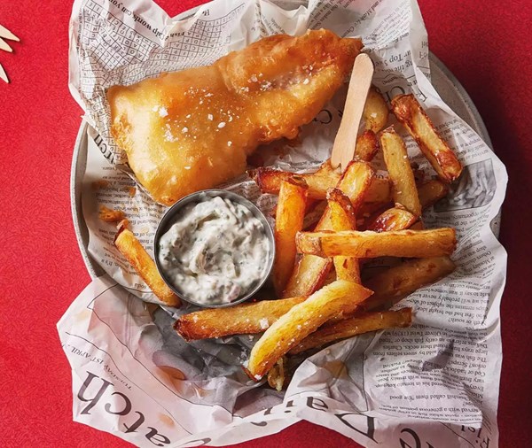 Fish & chips with tartare sauce