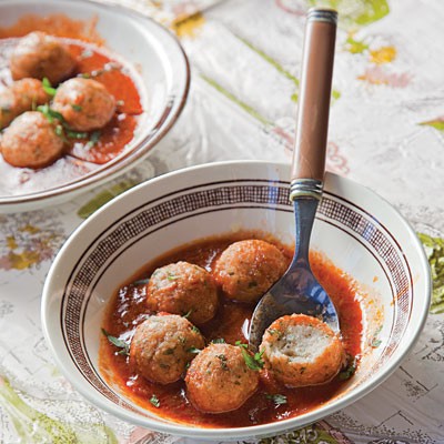 Fish balls in tomato sauce 