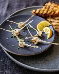 Fish bone marrow with grilled bread [Jose Romo]