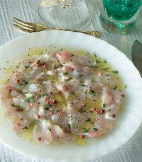 Fish carpaccio with pink peppercorns (Carpaccio di pesce con pepe rosa)