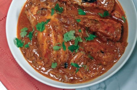 Fish curry with tangy coconut sauce (Goan fish curry)