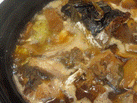 Fish head sandpot (Shāguō yútóu / 砂鍋魚頭)