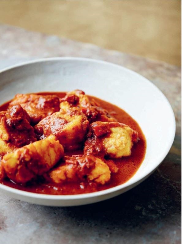 Fish in tomato gravy (Gaad te tamatar)