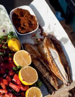 Fish sandwich (Balik ekmek)