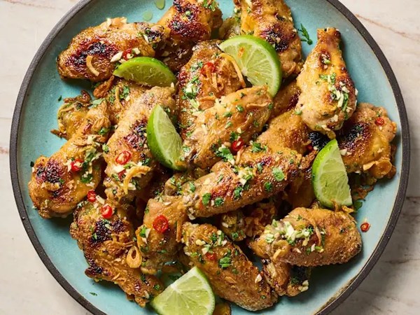 Fish sauce chicken wings (Cánh gà chiên nước mắm)