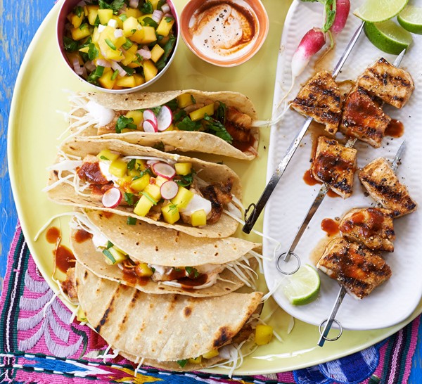 Fish tacos with green jalapeño salsa & chilli cream