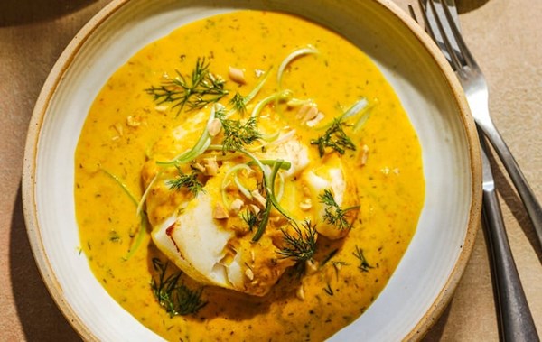 Fish with turmeric, dill and coconut