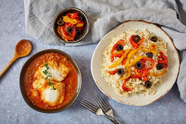  Fish yassa with butter rice, olives and roasted sweet peppers