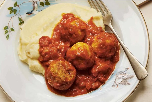 Fishballs in tomato sauce
