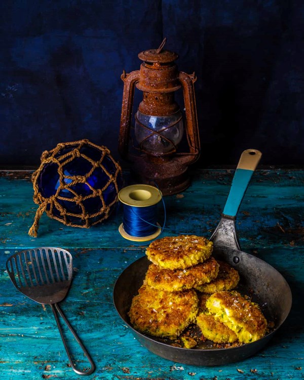 Fishcakes with turmeric, coriander and cardamom