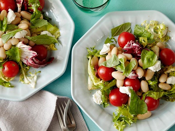 Five-minute salad of goat cheese, herbs, and white beans