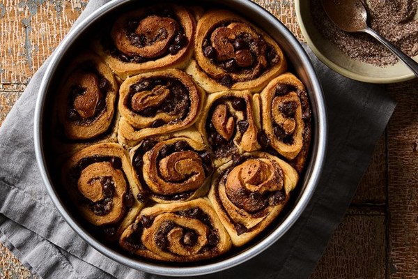 Five-spice chocolate sweet rolls