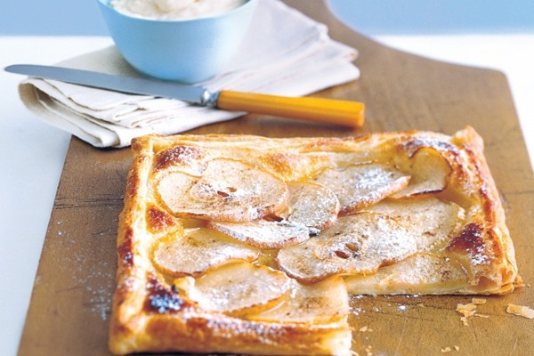 Five-spice nashi tart with ginger & honey cream