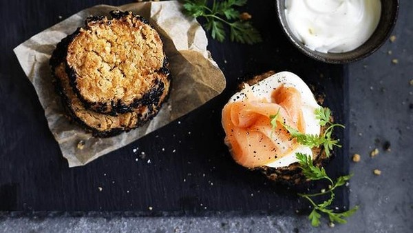 Five-spice sesame biscuits