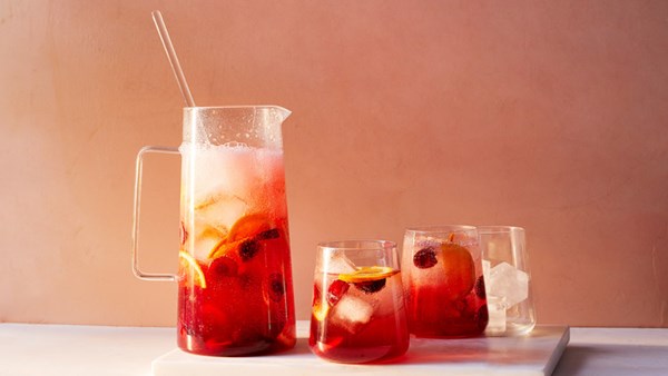 Fizzy fruit punch