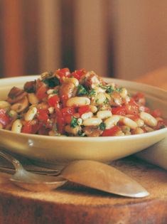 Flageolet beans with mushrooms, tomatoes and gremolata
