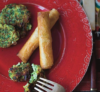 Flaky cheese rolls