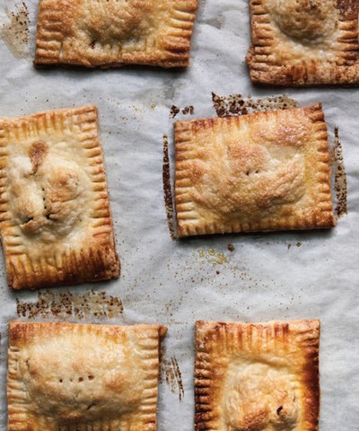 Flaky pie crust (Pâté brisée)