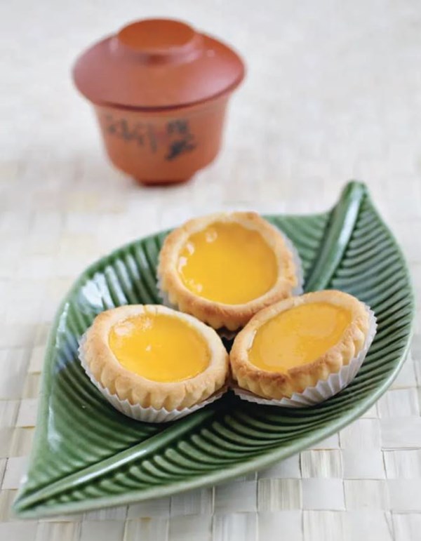 Flaky sweet egg tarts (Dan ta)