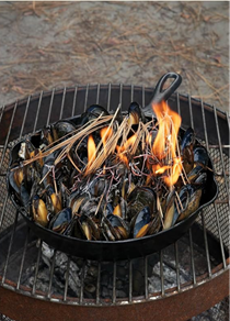 Flaming pine needle mussels