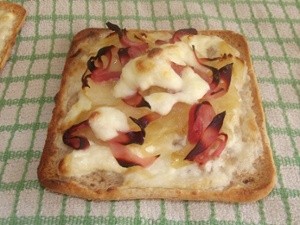 Flammekueche flatbread