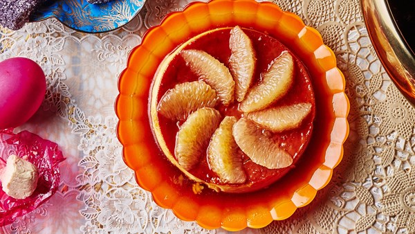 Flan with grapefruit