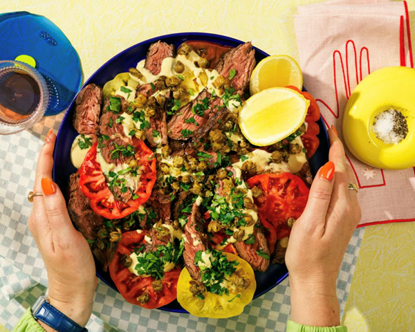 Flank steak with tomato tonnato