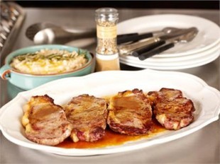 Flash-fried steak with white bean mash