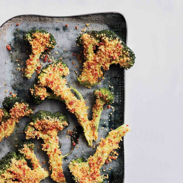 Flash-roasted broccoli with spicy crumbs