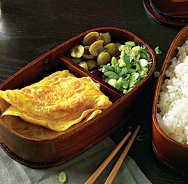 Flat omelet with scallions and pickles