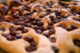 Flatbread with grapes (Schiacciata con l'uva)