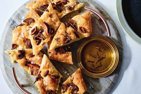 Flatbread with mushroom (Schiacciata all'fungi)