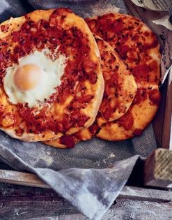 Flatbread with spicy tomato sauce (Khebzeh harra)