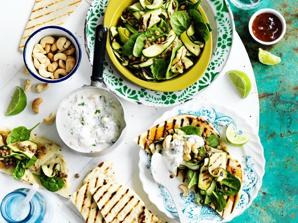 Flatbreads with spinach, lentil and zucchini salad
