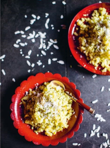 Flattened rice with potatoes (Batata poha)