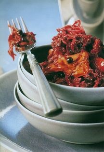 Flemish-style red cabbage with dried fruits and juniper